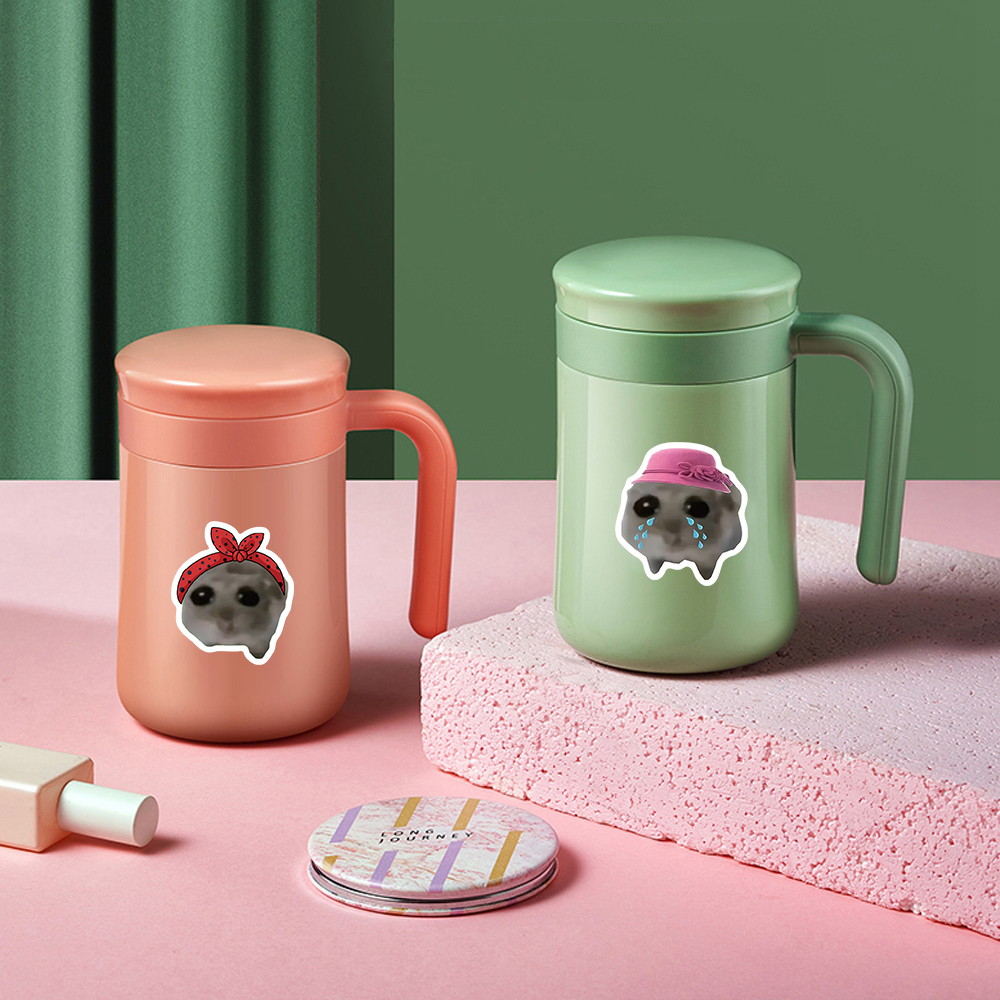 56 個悲しいハムスターミームかわいいマウス楽しいパターンステッカー美的かわいいデカールかわいい漫画のラップトップ荷物自転車日記ステッカー