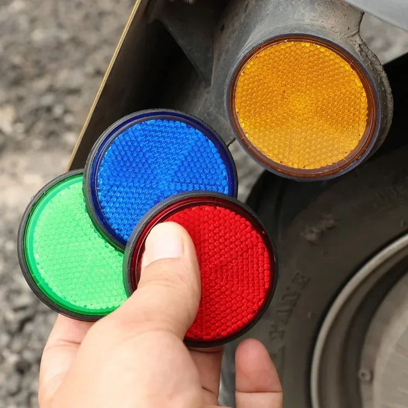 รถจักรยานยนต์ Circular Reflector รถยนต์ไฟฟ้าจักรยานกันน้ํากันฝุ่น Night Warning Reflector 6 มม.สกรูหกเหลี่ยม Fixation