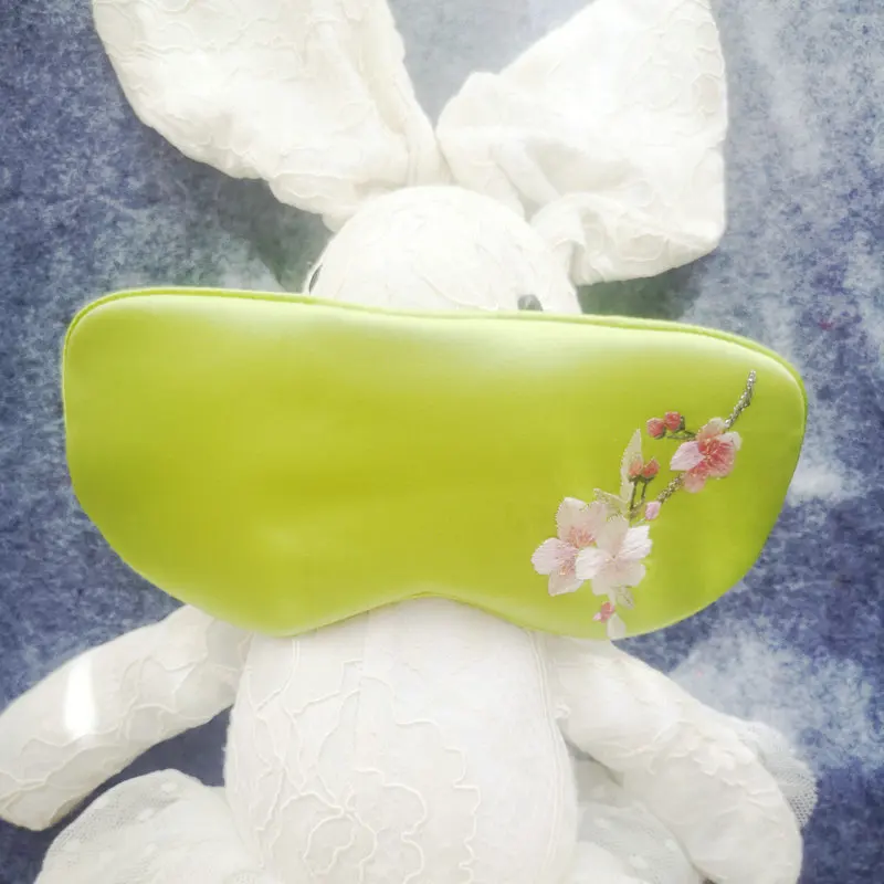 Máscara de ojos para dormir de seda de morera verde, estética Oriental, patrón de flores de melocotón bordado a mano, accesorios de arte chino