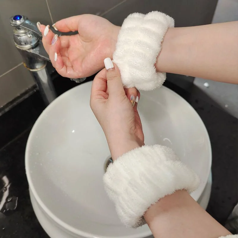 Moda 2 pçs um par lavagem rosto e faixa de pulso absorver água suor limpando pulseira hairband manga à prova de umidade guarda de pulso