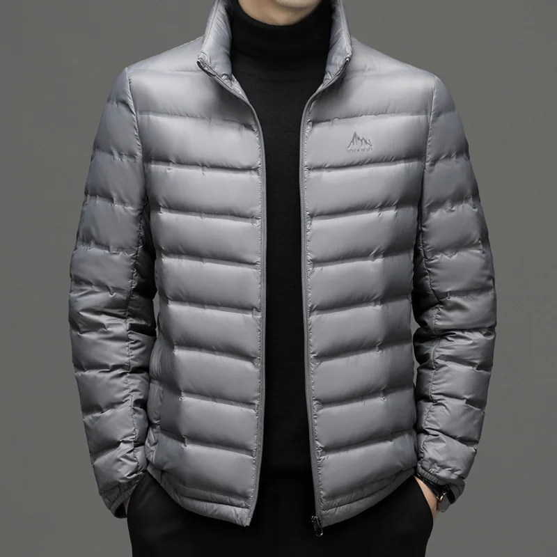ฤดูใบไม้ร่วงและฤดูหนาวเสื้อแจ็คเก็ตลงผู้ชาย high-end STAND COLLAR น้ําหนักเบาลงเสื้อแจ็คเก็ตขนห่านสีขาวลงเสื้อแจ็คเก็ตอุ่น