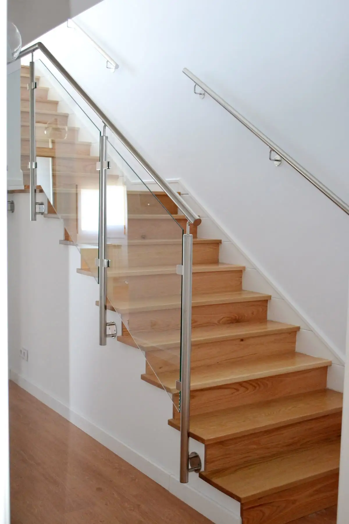 High Quality Laminated Glass Railing Hardware 45 Degree Adjustable Handrail Support Vertical Stainless Steel Handrail Balustrade