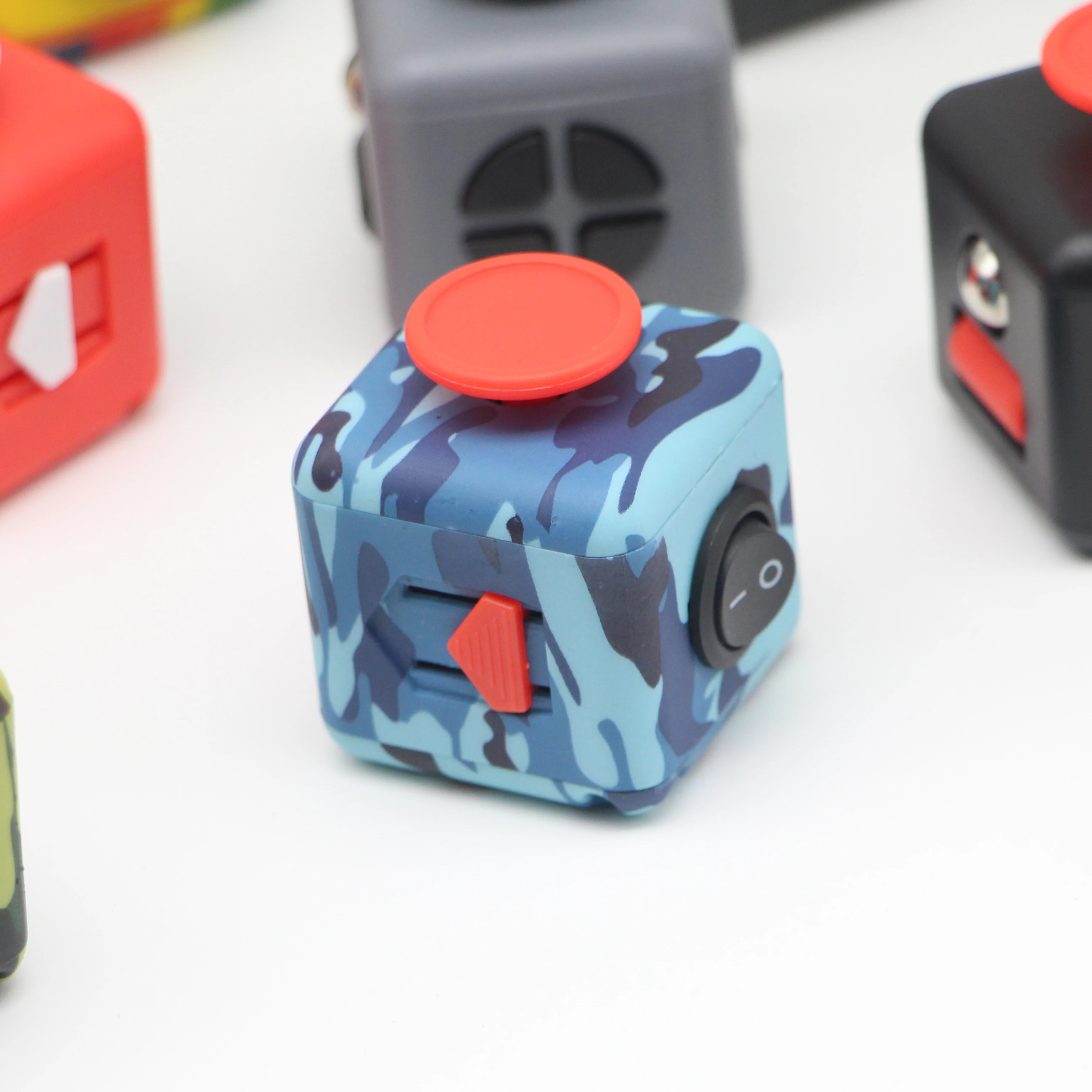 Đồ Chơi Fidget Chống Căng Thẳng Hình Khối Magiques Đẩy Giải Nén Xúc Xắc Cầu Vồng Đầu Ngón Tay Tay Game Antiestress Thư Giãn Đồ Chơi Cho Bé Trai Hình Khối