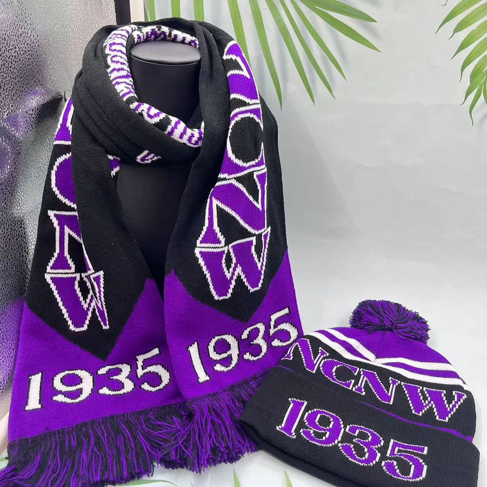 2025 Conjunto de sombrero y bufanda negra púrpura NCNW 1935 del Club de la Universidad Griega