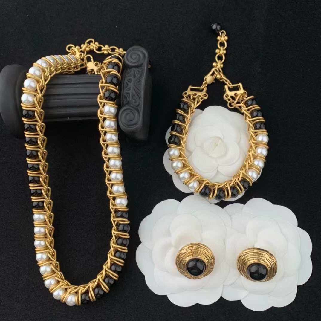 สร้อยคอทองแดงชุบทองพร้อมต่างหูลูกปัดแก้วอารมณ์วินเทจสำหรับผู้หญิงของขวัญปาร์ตี้ Choker เครื่องประดับขายส่ง