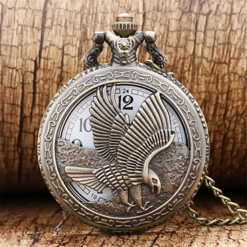 Halskette mit hohlem Adler aus Bronze mit geschnitztem Quarz-Taschenuhr-Anhänger. Weihnachtsgeschenk für Männer und Frauen