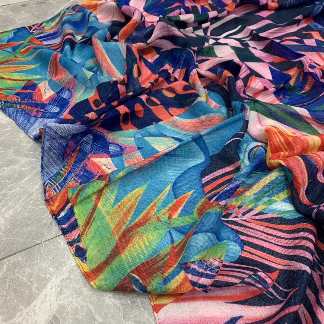 Comercio exterior pedido original desde España, bordado estampado de moda, ocio en la playa, cómodos, bufandas y chales para mujer