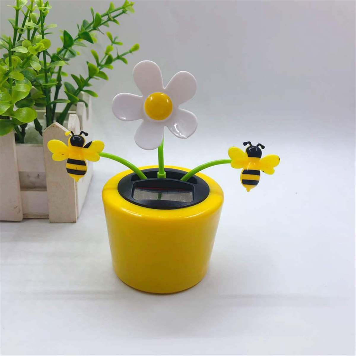 A72P 4PCS Solar Powered Dancing Bee & Sunflower Toys, Animated Bobblehead Dancer for Home, Office, & Car Decor