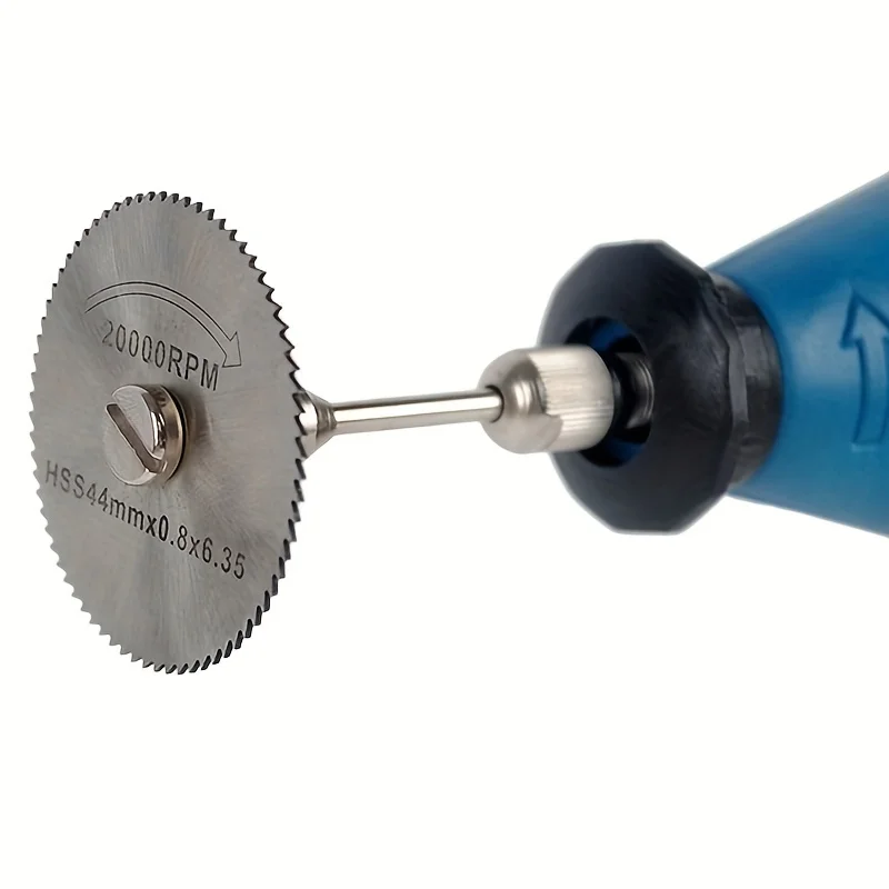 7 cuchillas de corte de acero de alta velocidad: corte de madera, plástico, cobre, aluminio y metales blandos.