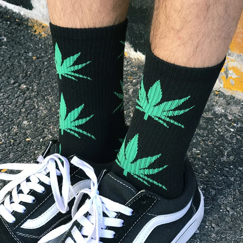Hombre moda cómodos calcetines de algodón de alta calidad hoja de arce casual párrafo largo cáñamo hierba barco calcetines primavera y otoño