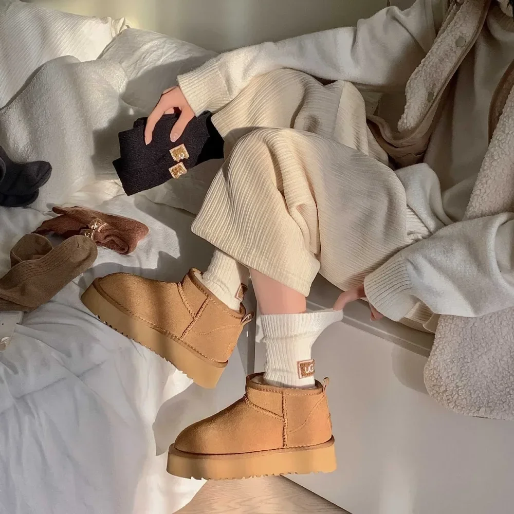 Ins กลางหลอดกลางถุงเท้าอุ่นถัก Snow Boot ถุงเท้าสีทึบส้น Furry ป้ายถุงเท้าผู้หญิงฤดูหนาว