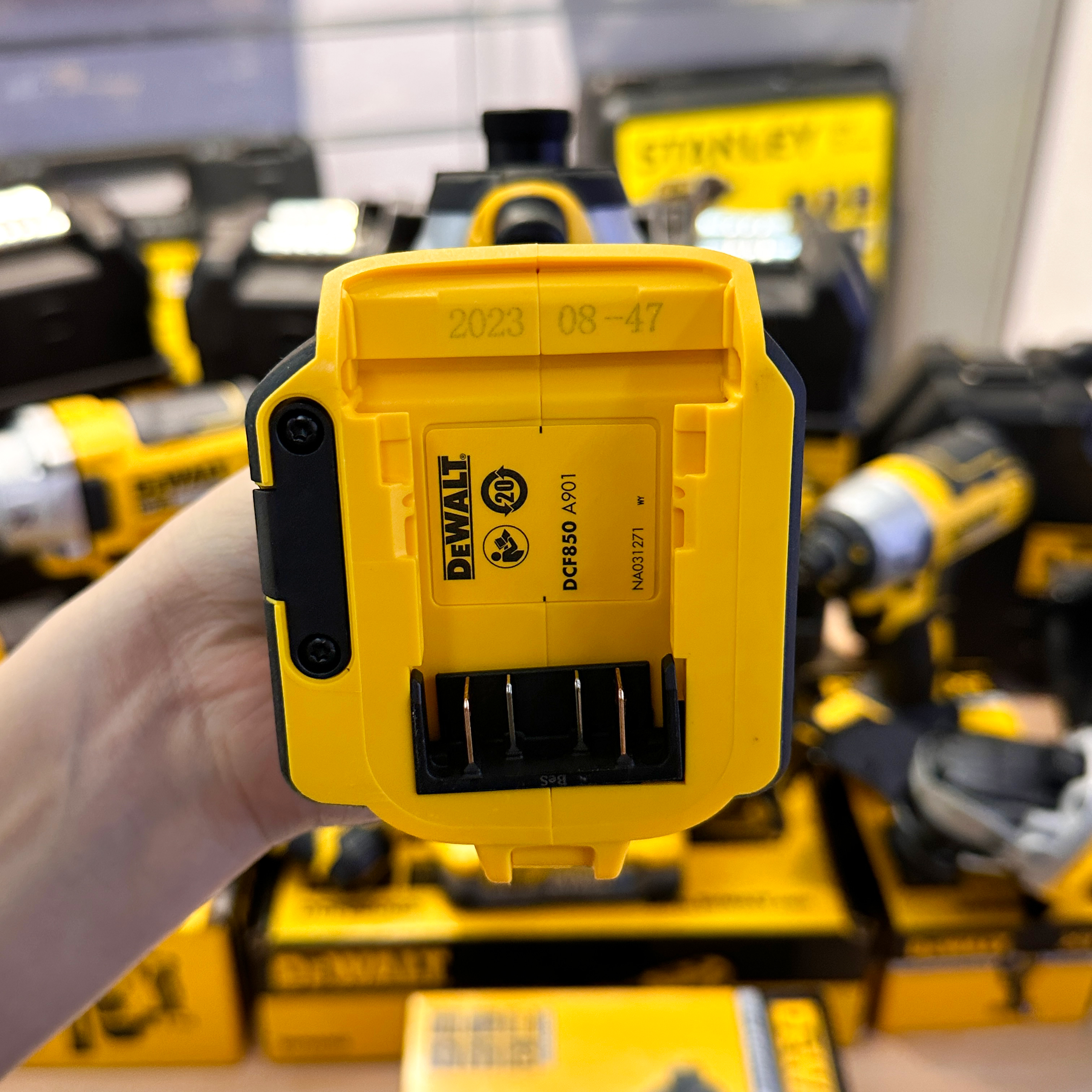 шуруповерт аккумуляторный DEWALT DCF850 DCF887 20V Ударный шуруповерт 205NM Бесщеточный мотор Аккумуляторная перезаряжаемая отвертка Электрическая шуруповерт Электроинструменты