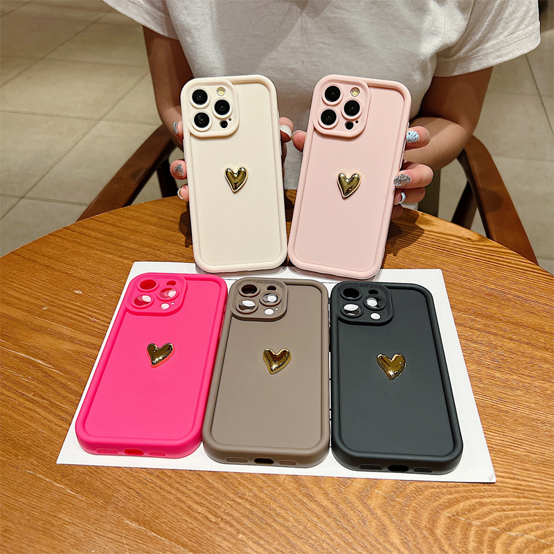Funda de teléfono suave de silicona con corazón dorado 3D para iPhone 15 14 13 12 11 16 Pro Max XS XR 7 8 Plus SE 2020 cubierta mate caramelo a prueba de golpes