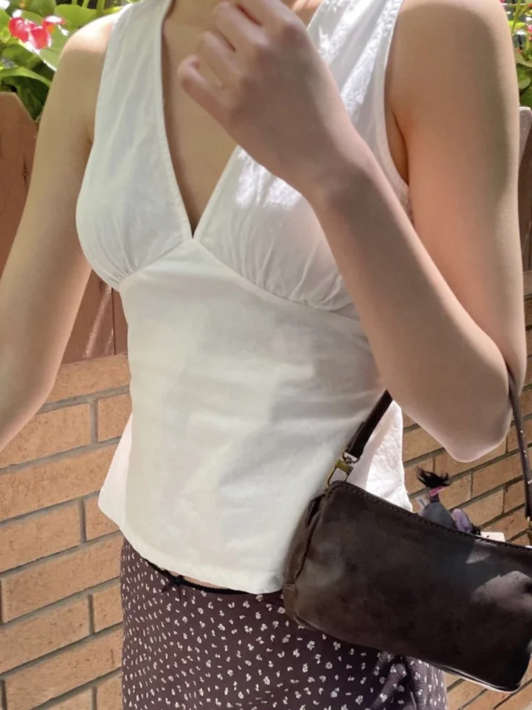 女性白ディープ V ネックタンク 2024 夏のレディースソフトセクシーな綿スリムタンクトップ女性ヴィンテージ固体甘いベスト
