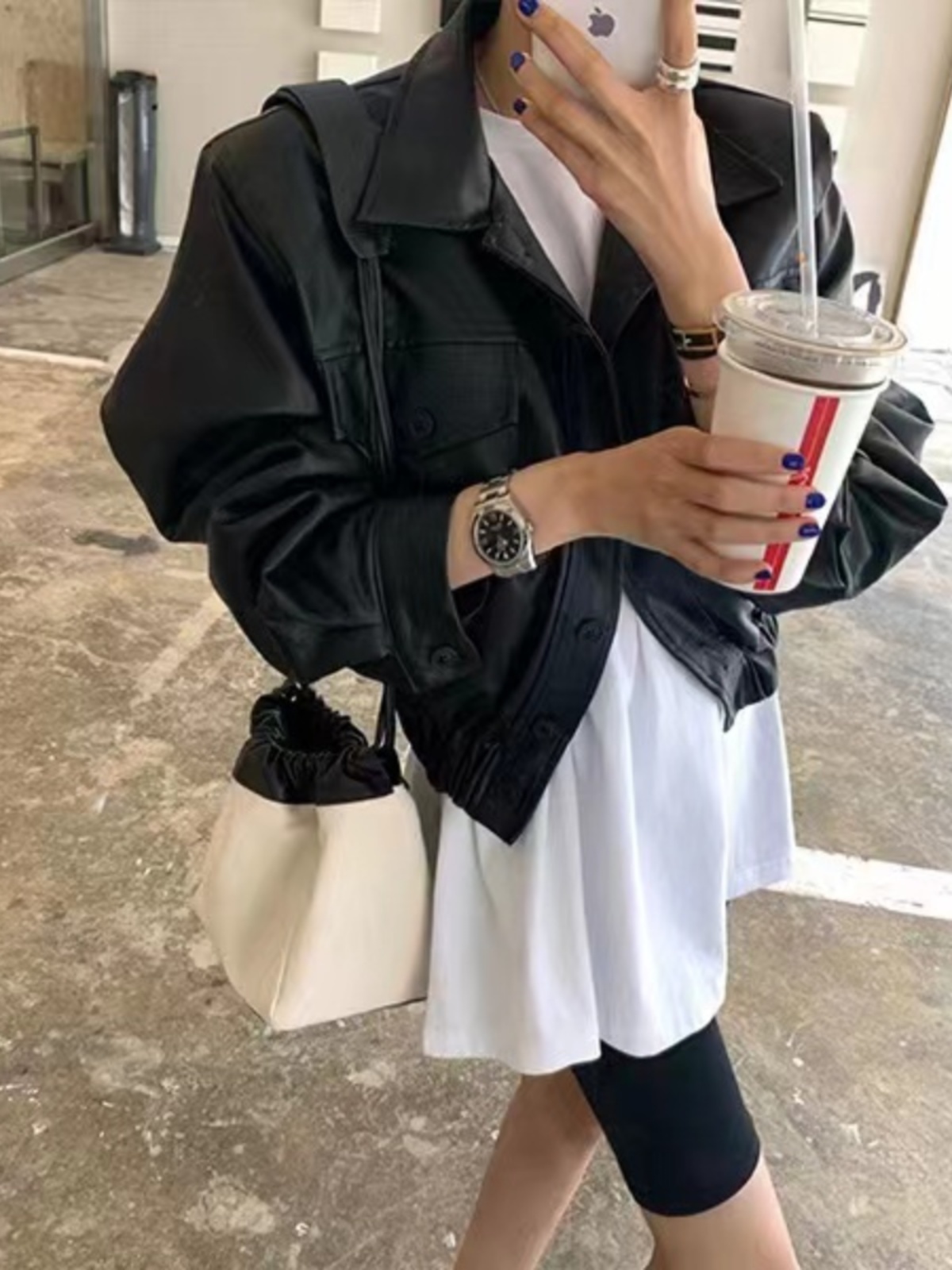 シックな秋冬ショート PU レザージャケットルーズフィット長袖ターンダウン襟ヴィンテージスタイリッシュな女性のカジュアルコート