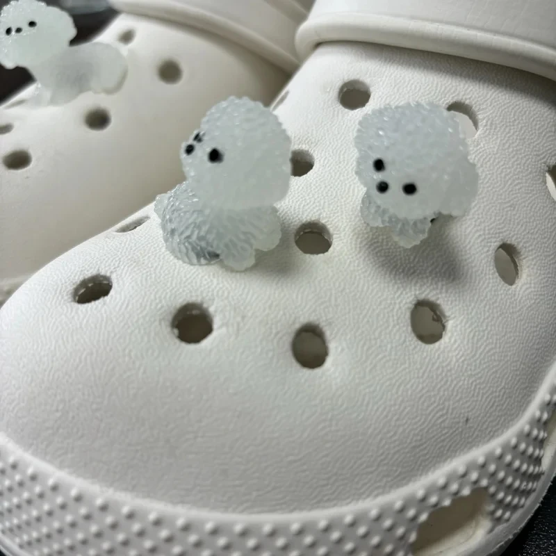 4 unids/set Luminiscencia 3D lindo cachorro zapatos encantos DIY decoración para zuecos y sandalias perfecto vacaciones regalos de navidad accesorios de zapatos