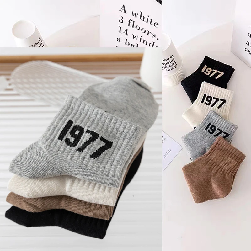 4 pares de calcetines de Hip Hop para hombre, calcetines tobilleros deportivos, calcetines cortos de algodón para hombre y mujer, estilo de moda para monopatín, regalo para pareja, corte bajo transpirable