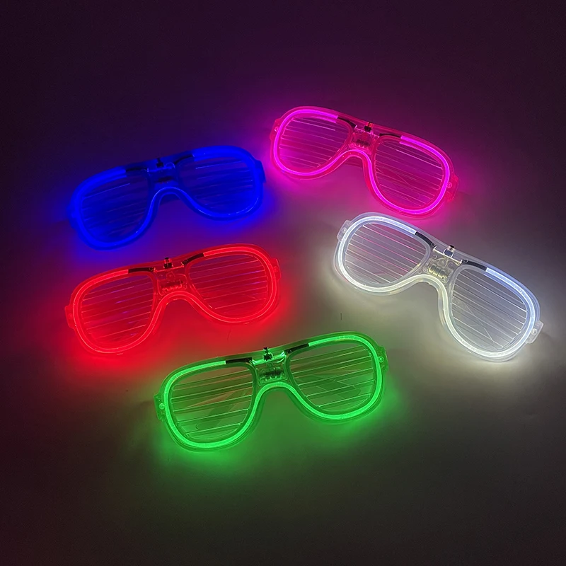 Gafas LED iluminadas, 5 colores, gafas brillantes en forma de corazón, suministros para fiestas que brillan en la oscuridad, recuerdos de fiesta de neón para niños y adultos