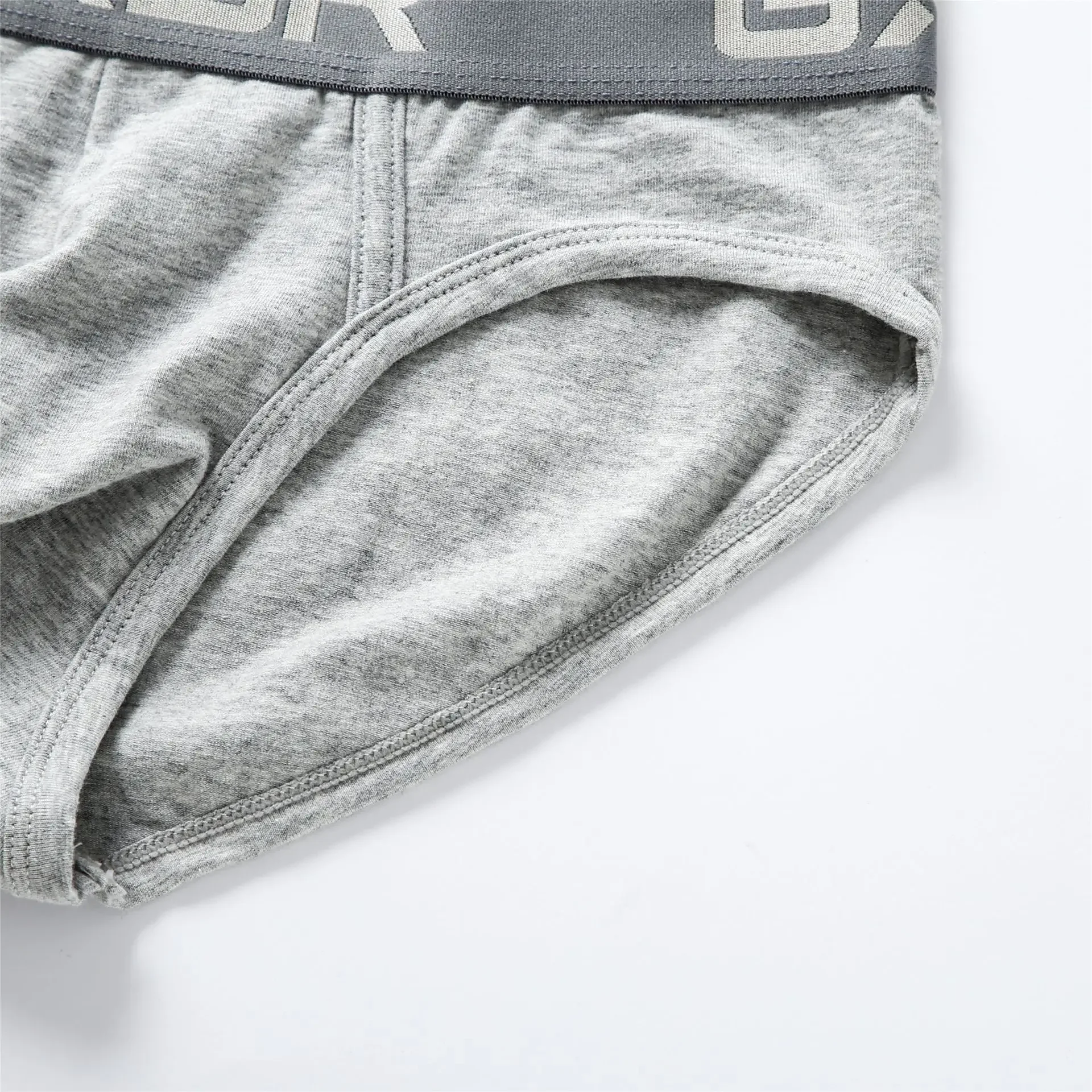 New men's cotton underwear with low waist, breathable and comfortable solid color basic men's briefs