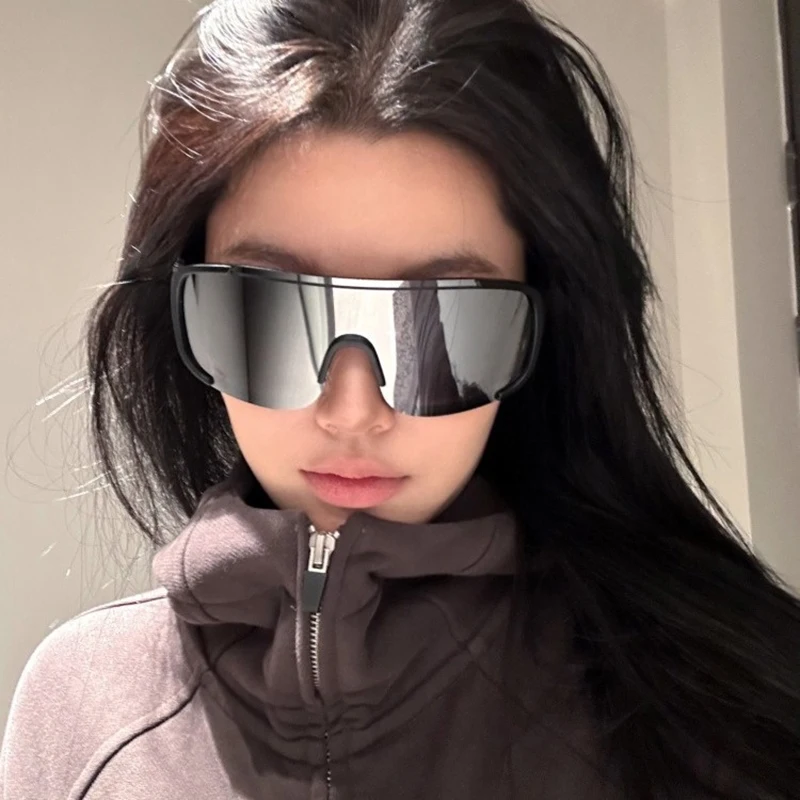แว่นกันแดดแฟชั่นสำหรับเดินทางในวันหยุดแว่นตา Cyberpunk เหมาะเป็นของขวัญวันเกิดย้อนยุคเรียบง่ายแว่นสายตาขนาดใหญ่