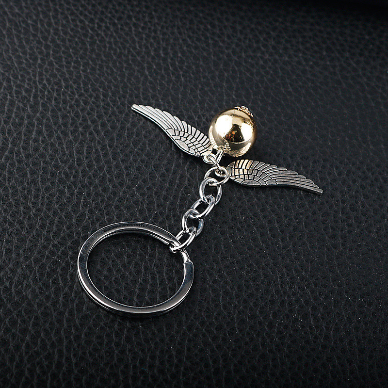 Creative Small Gift Wings Keychains Car Accessories Men's and Women's Keychains Accessories Thief Pendants Wings Keychains