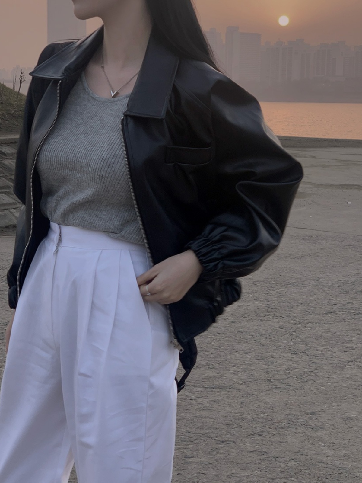 レトロ香港スタイル Pu レザーショートジャケット女性の春秋ルーズデザインハイエンドカジュアル多用途トップ