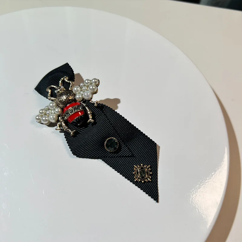 Estilo britânico strass pérola abelha gravata tecido gravatas roupas gravata curta camisa colar para homens e mulheres acessórios