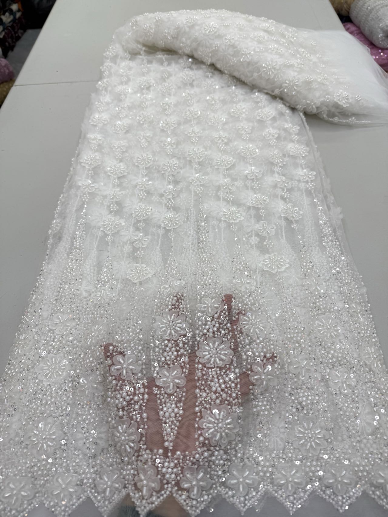 ホワイトアフリカヘビービーズレース生地 2025 高品質 5 ヤードナイジェリアスパンコール新郎生地素材結婚式のパーティードレス