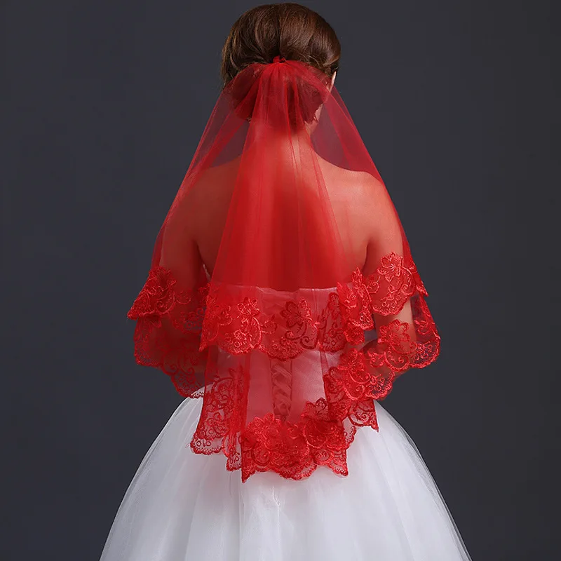 Copricapo da sposa classico rosso semplice con velo lungo in pizzo per donna