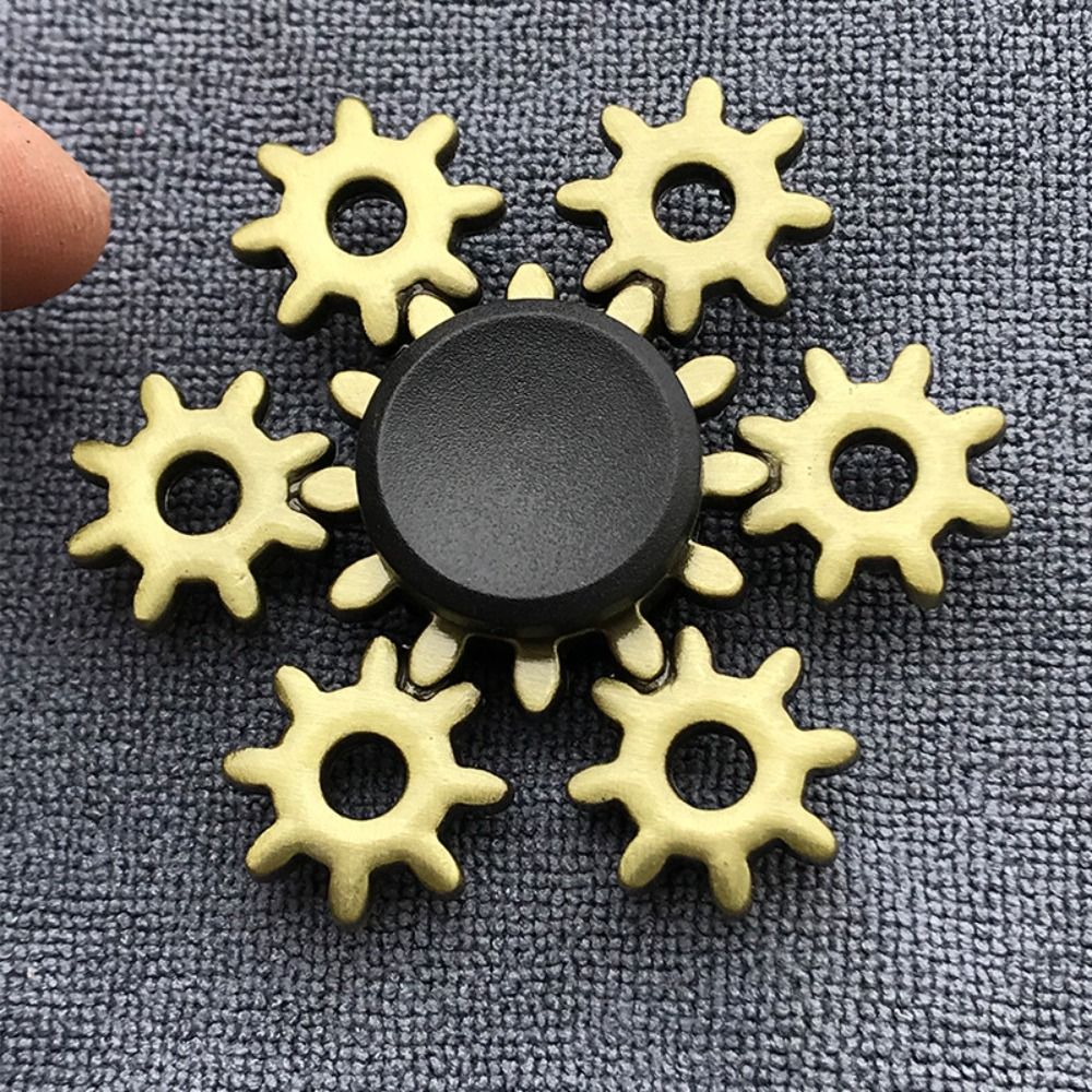 大人のための真ちゅう製の色のフィンガースピナー、オフィスデスクのおもちゃ、不安フィジェットスピナー、亜鉛合金、クールで面白い、回転するギフト、adhd