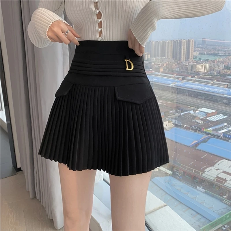 Zomer Witte Geplooide Rokken Sexy Casual Slim College Vrouwen Hoge Taille Mini Metalen Letter D Ontwerp A-lijn Koreaanse Mode Stijl