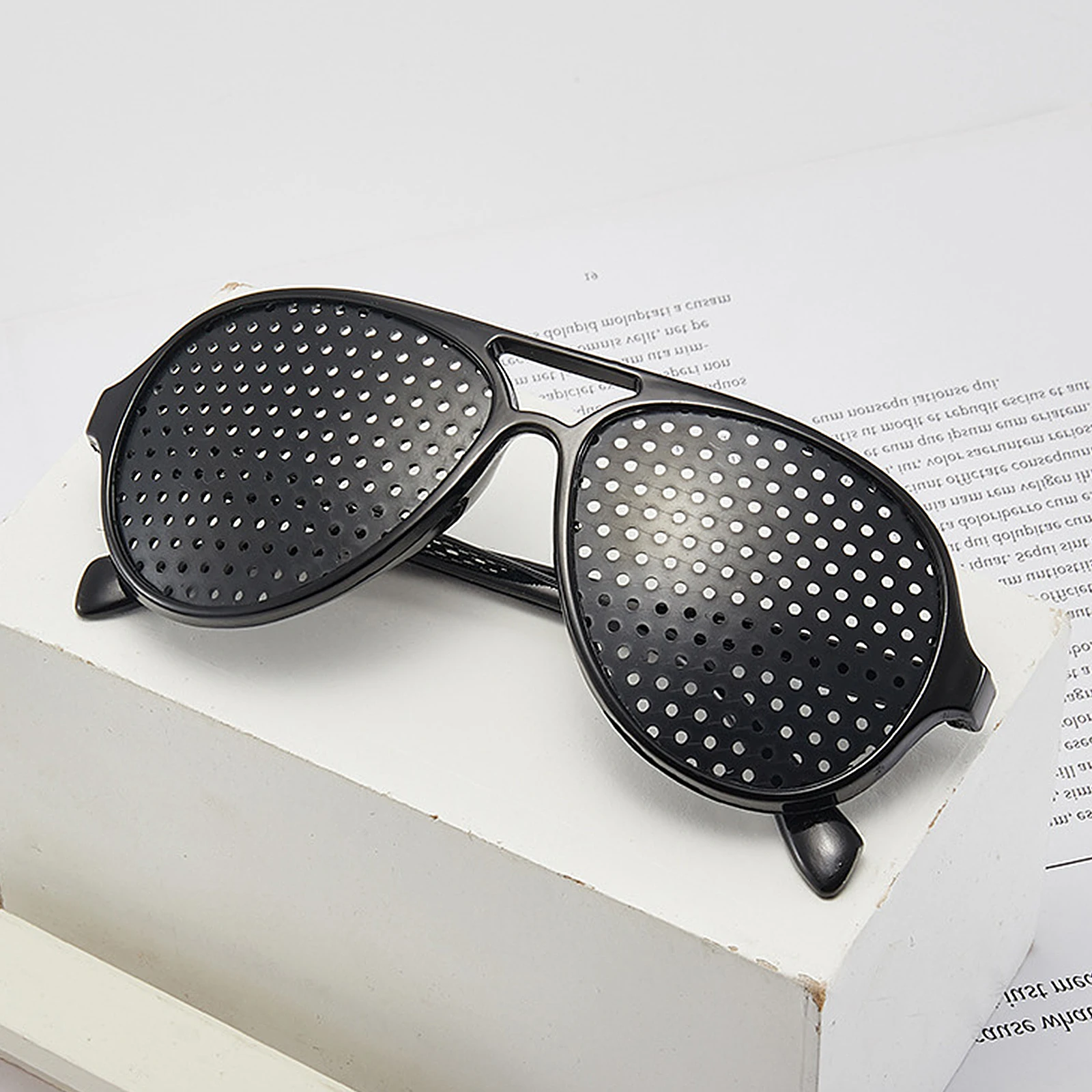Lunettes Anti-myopie astigmatisme, Correction de la Vision, lunettes à trous d'épingle avec trous pour hommes et femmes, amélioration de la vue