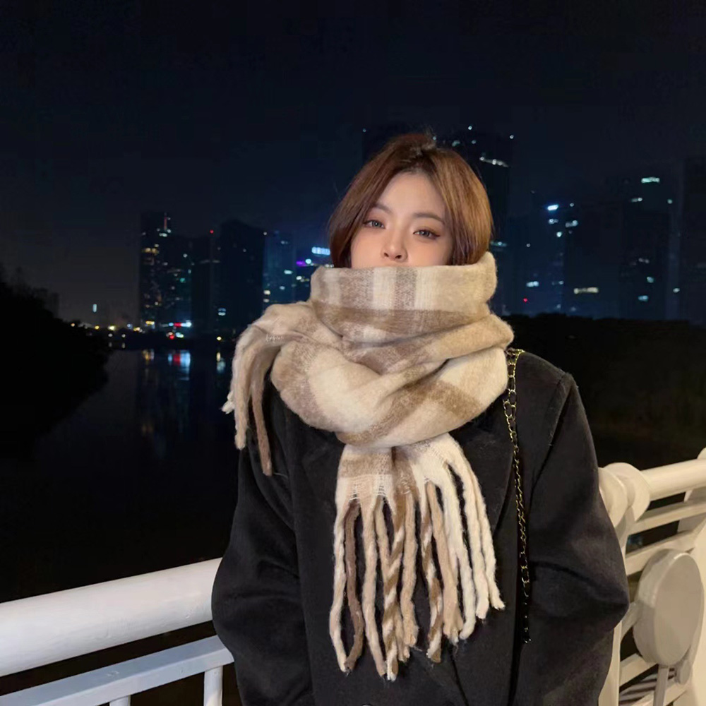 Bufanda a cuadros de Mohair para mujer, chal suave de Cachemira, cálido, largas con borlas, calentador de cuello peludo, Invierno