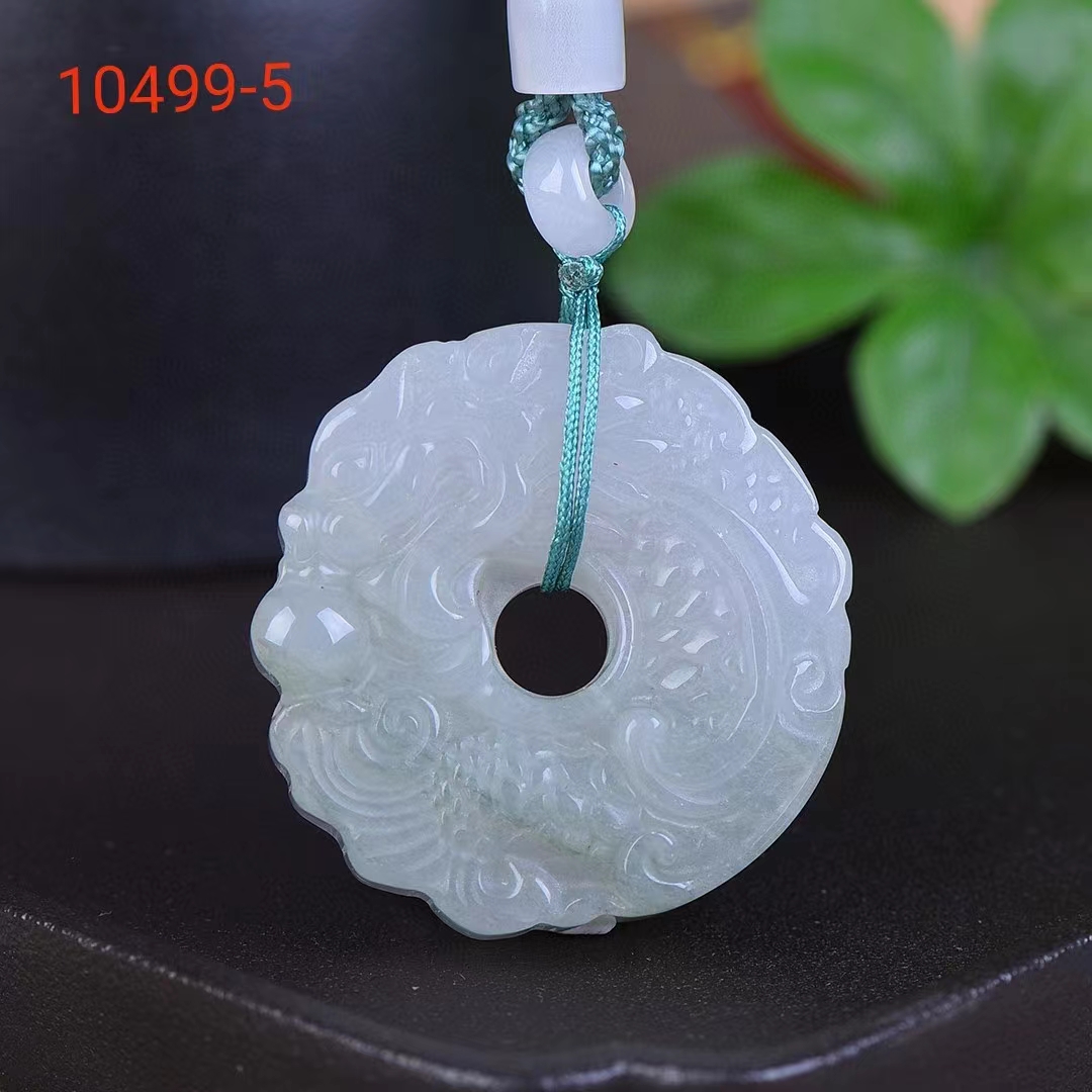 จี้หยก Tianshan ธรรมชาติน้ำแข็งสีเขียวสร้อยคอจี้หินผู้ชายผู้หญิงมงคลเครื่องประดับเครื่องรางมังกรเสน่ห์เครื่องประดับ