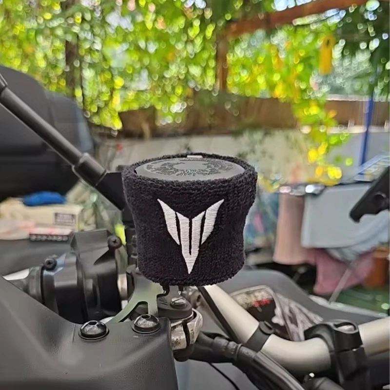 Para Yamaha YZFR1 YZFR6 YZF R6 R1 R1M MT07 MT09 MT10 MT03 MT25 TRACER 9 GT cubierta de calcetín de depósito de freno de aceite de líquido delantero de motocicleta