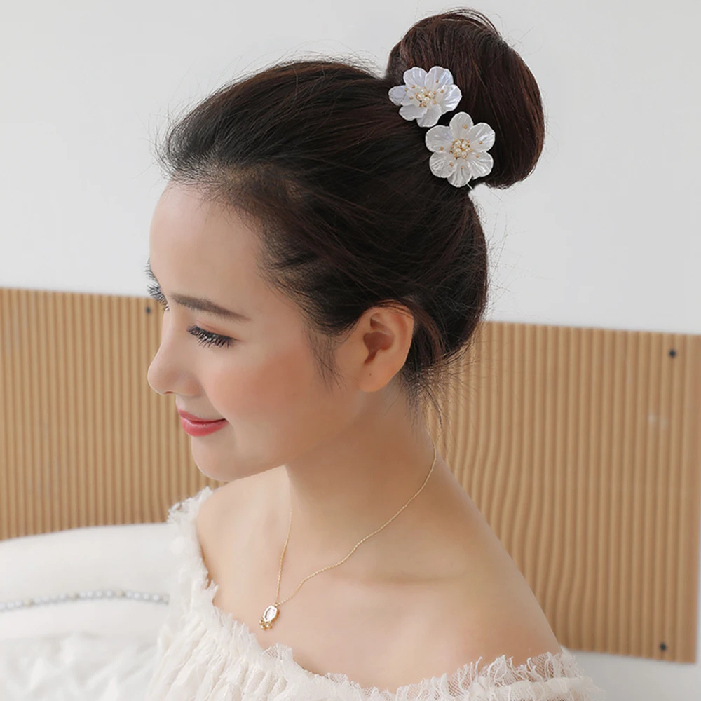 Fabricante de bollos mágicos con flores de concha, máquina para hacer bollos con cabeza de brotes de flores, pasador para el pelo con perlas, artefacto para el cabello para mujer, trenzas para peinar el cabello