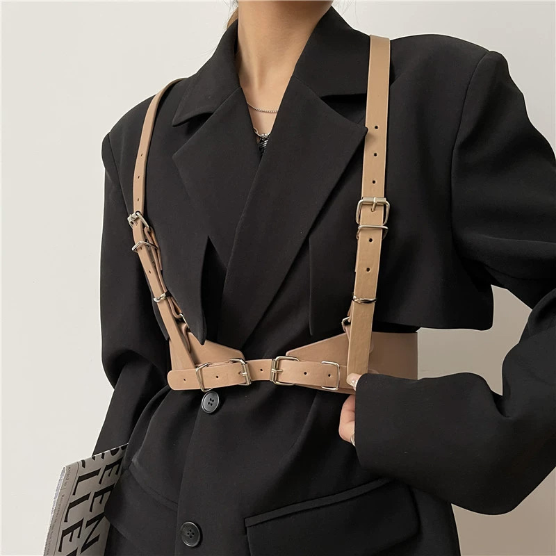 Arnés de moda para mujer, arnés decorativo con tachuelas de cuero Pu, cinturón de arnés ajustable, arnés gótico, lencería Bondage, arnés de pecho