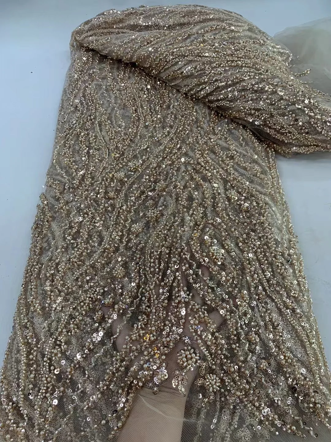 Weißer luxuriöser afrikanischer schwerer handgefertigter Perlen-Spitzenstoff, hochwertige 5 Yards Pailletten, französischer Tüll, Perlenspitze für Hochzeitsfeier