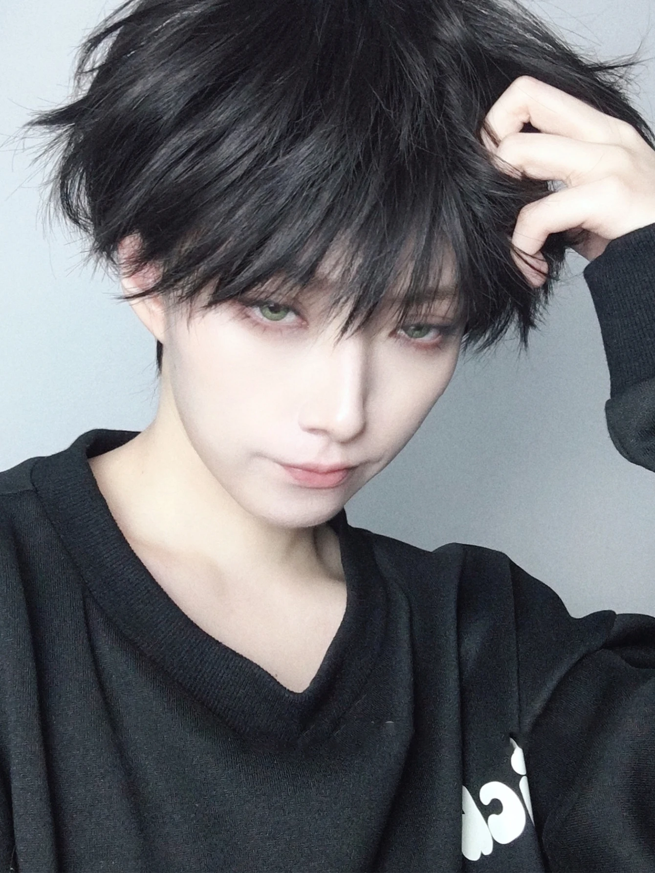 男性と女性のための人工毛ウィッグ,ヘアピース,ショート,ストレートヘア,美しい,ブラックカラー,毎日のコスプレパーティー,耐熱性,10インチ