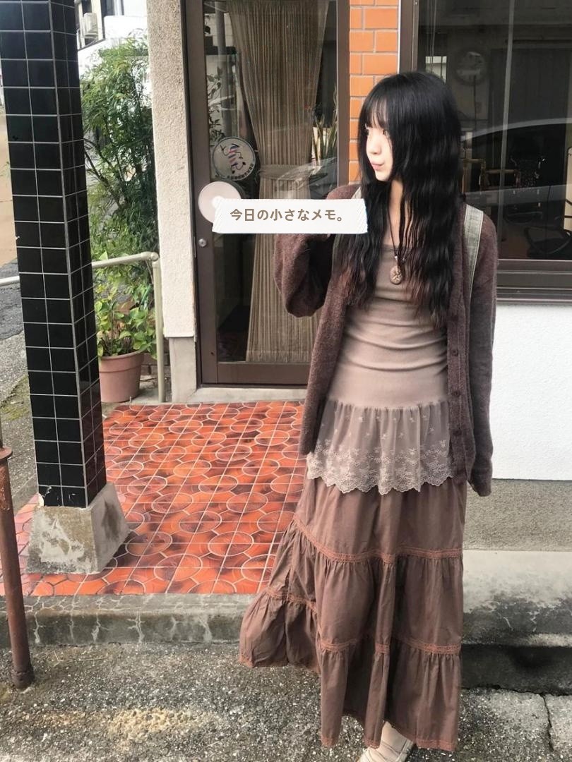 2025 春の新スタイルの女性の刺繍レース薄いチュールヘムラインレイヤード着用スリムフィットストラップベスト通勤ワンピースストレートカットピュアカラー