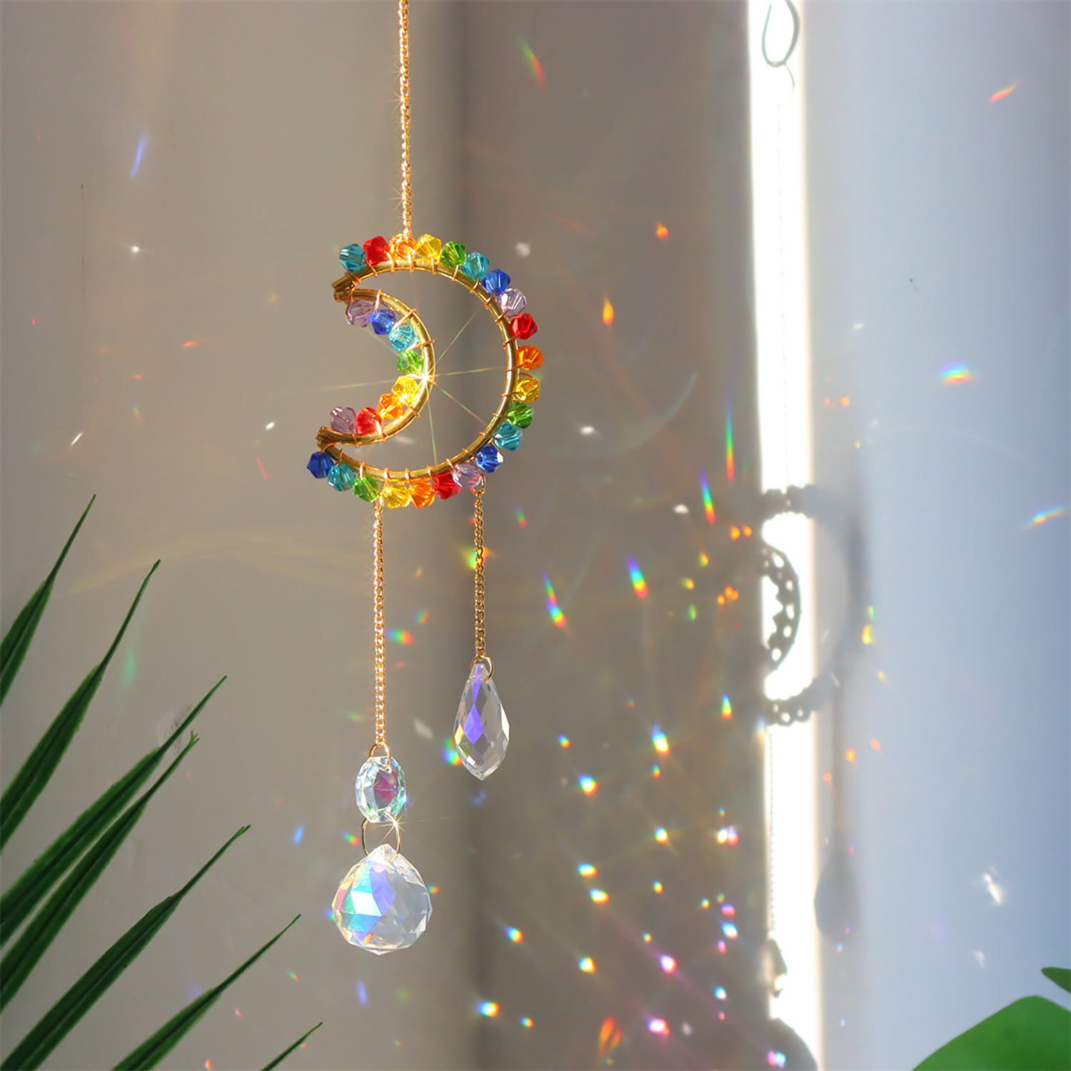 1 ピースレインボーメイドクリスタルサンキャッチャー、原石ムーンホームデコレーションガーデンベッドルームバルコニーペンダント用