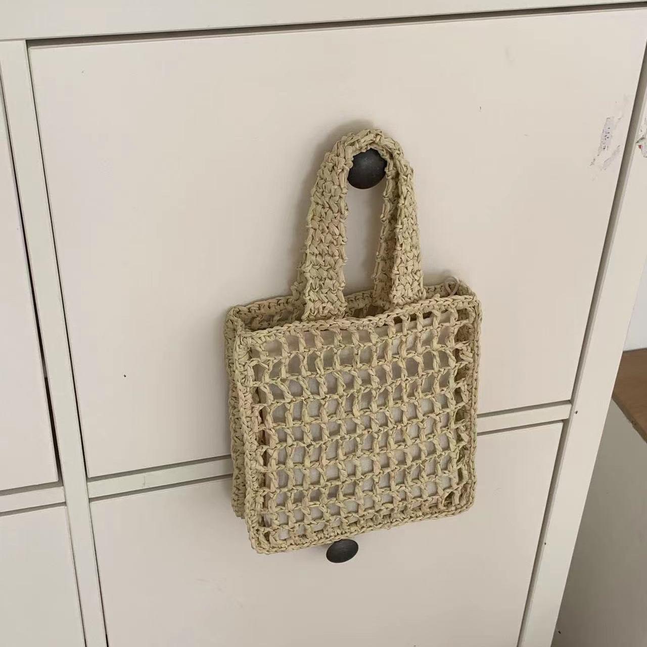 Bolsos de paja con borlas hechas a mano para mujer, bolsos de playa tejidos de rafia y Ratán, bolsos cruzados de hombro para vacaciones, 2023