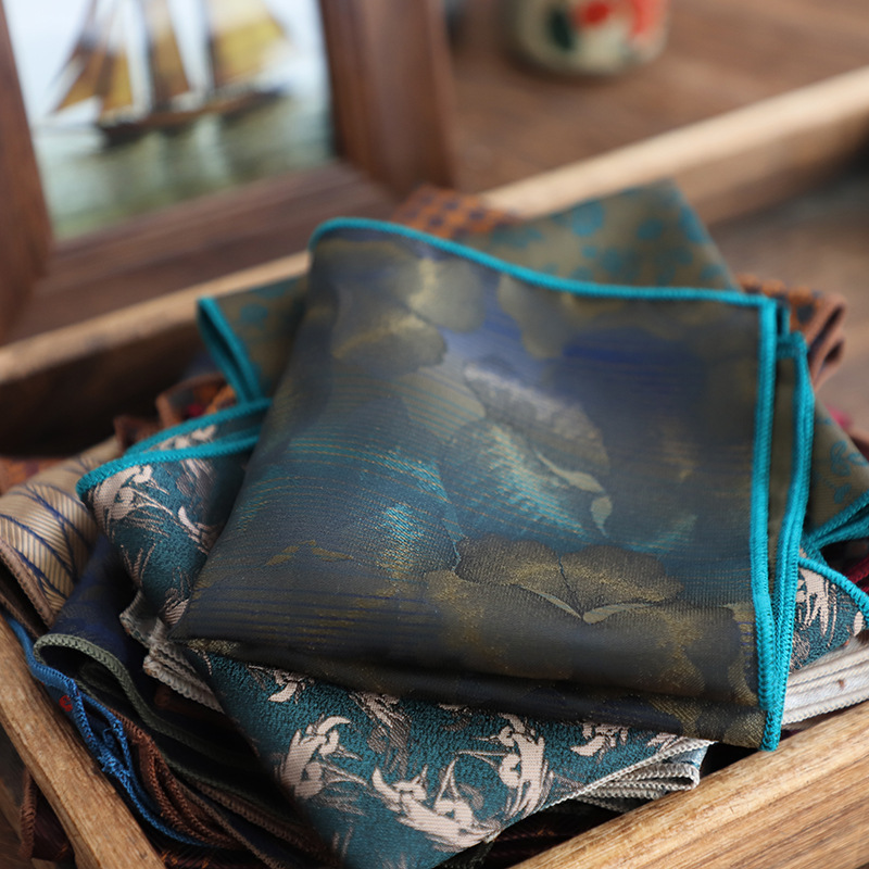 韓国のフォーマルなビジネスポケットスクエアスーツ、小さなポケットタオル、緑の花茶色のドットハンカチ、宴会タキシードハンカチ、24cm