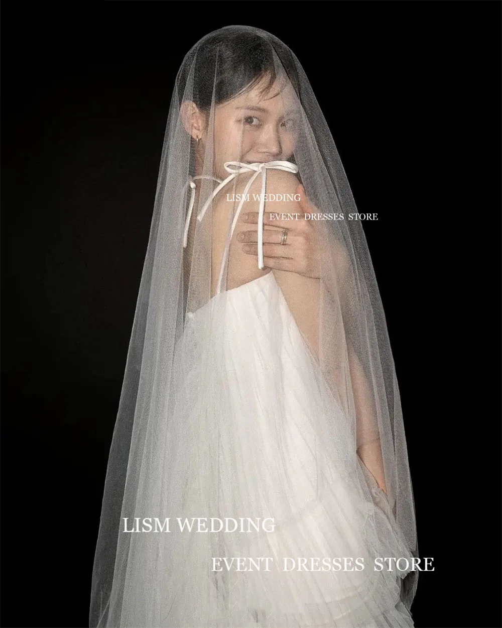 LISM Semplice Tulle A strati Increspature Corea Abito da sposa Spaghetti Strap A-Line Abito formale Abiti da sposa Abito da sposa personalizzato