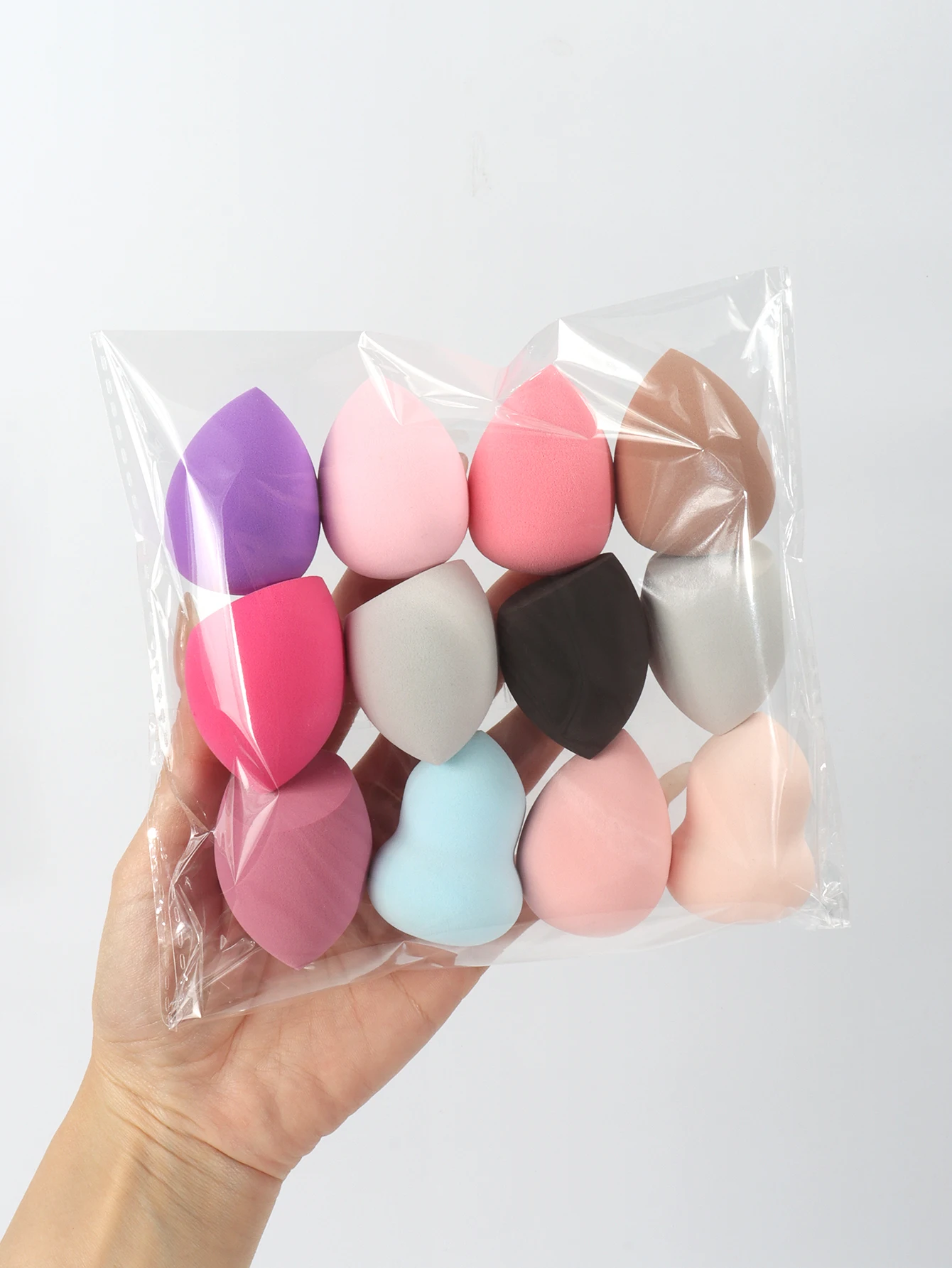 Spugna di bellezza di medie dimensioni 6/12/24/36/60 pezzi, colore e forma casuali, spugna di bellezza per miscelazione fondotinta, liquido, crema e polvere