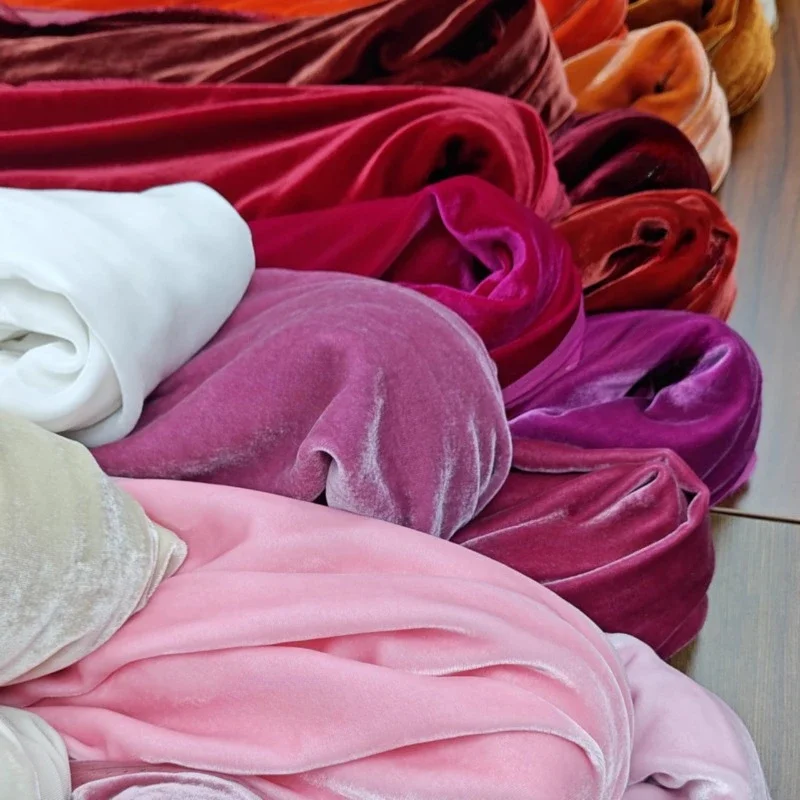 30 Farben Großhandel 100 % Maulbeerseide Joe Samt Kleidung Stoff Hochzeitskleid Cheongsam Robe Stoff Stoff von The Yard Rot Gelb