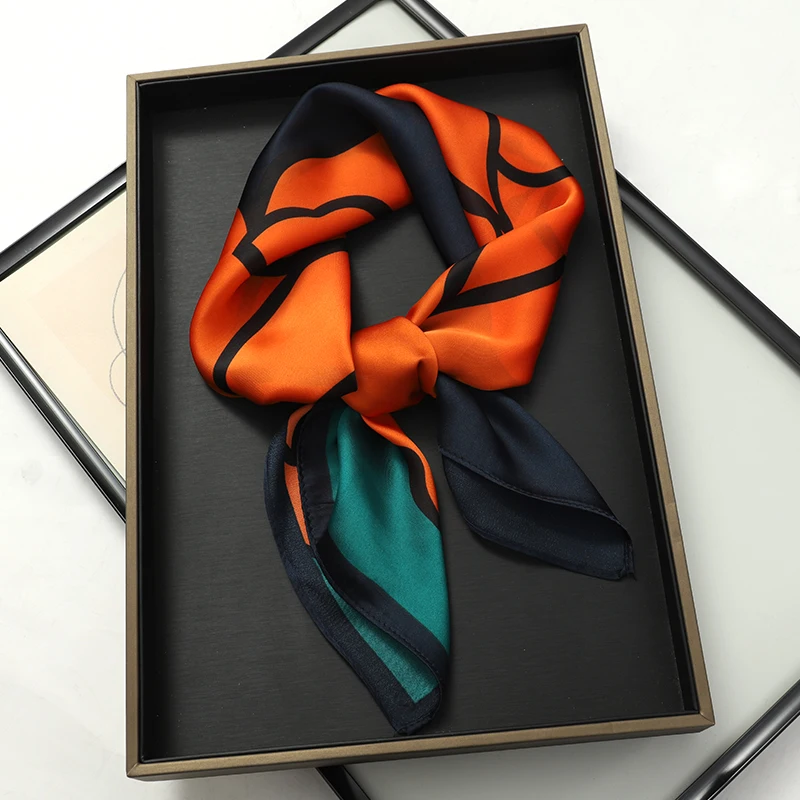 Luxus Frauen Seide Quadrat Schal Schal Mode Xiaoxiangfeng Print Design Satin Hijab Wraps Halstuch Weibliche Haar Bands 70*70CM
