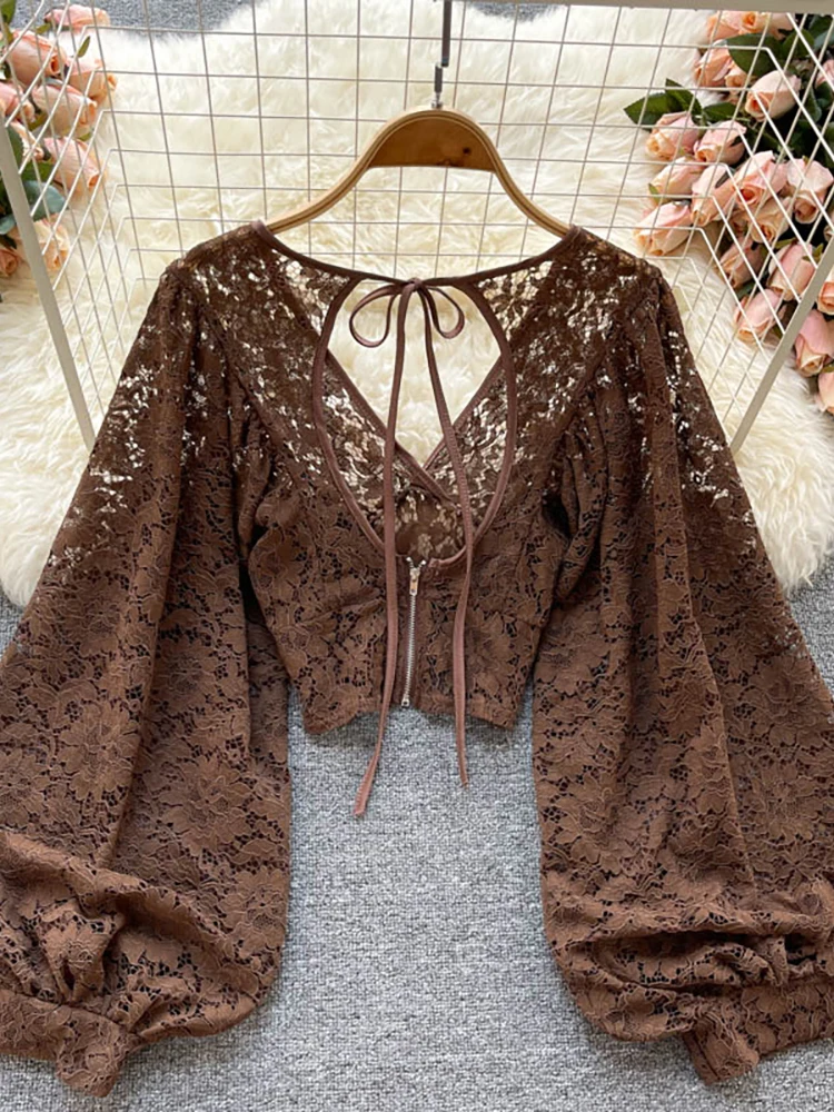 ฤดูใบไม้ร่วงสีดํา/สีขาว/สีน้ําตาลเสื้อลูกไม้เซ็กซี่ผู้หญิงElegant Vคอพัฟแขนยาวเปิดกลับสั้นเสื้อหญิงBlusas 2021