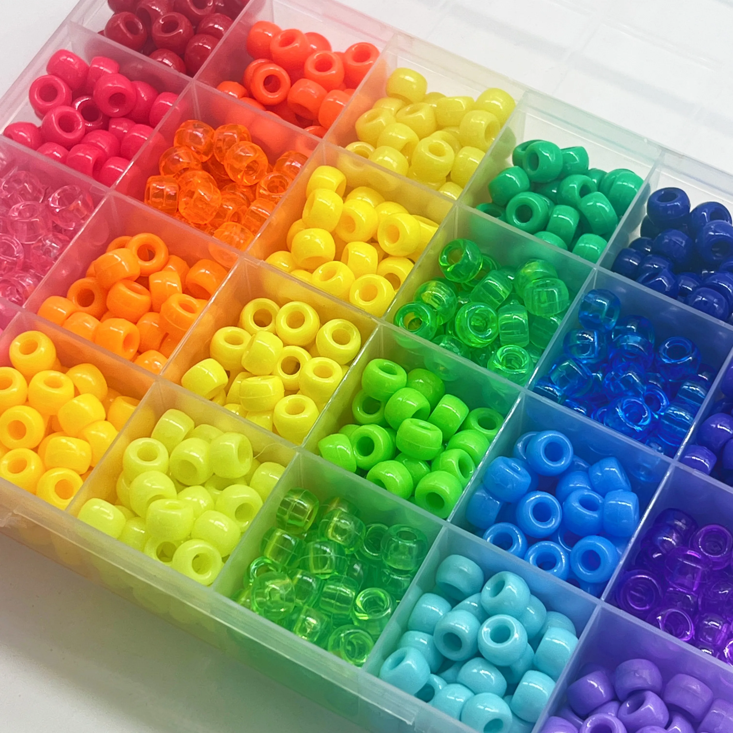Contas de pônei para pulseira de amizade, kit de fabricação de 24 cores, conjunto de contas Kandi, 720 peças de plástico arco-íris em massa e 980 peças de contas de letras com inteligência
