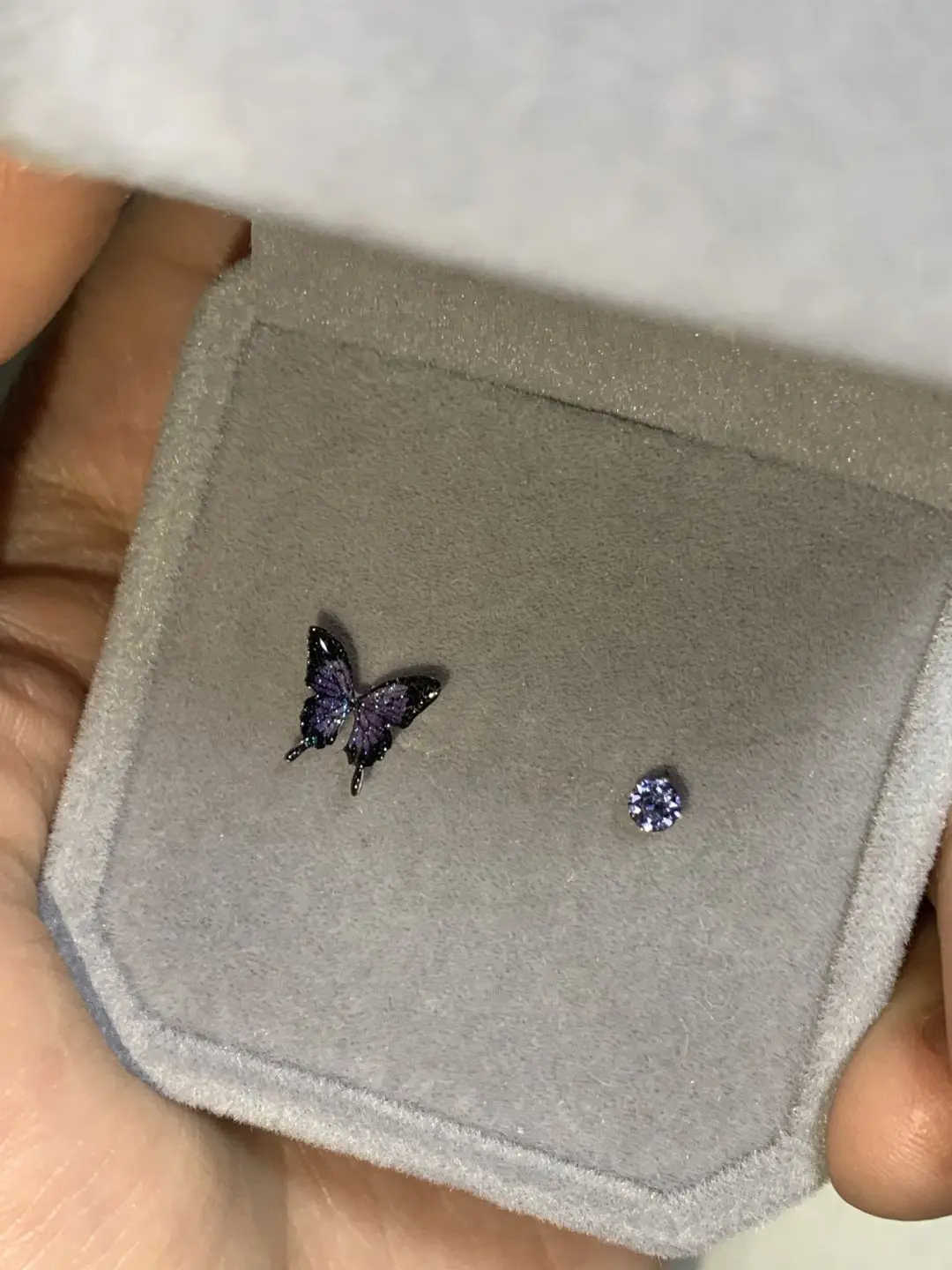 Brinco de Orelha Borboleta E para Mulheres, Estilo Simples e Versátil, Acório de Moda para Senhoras